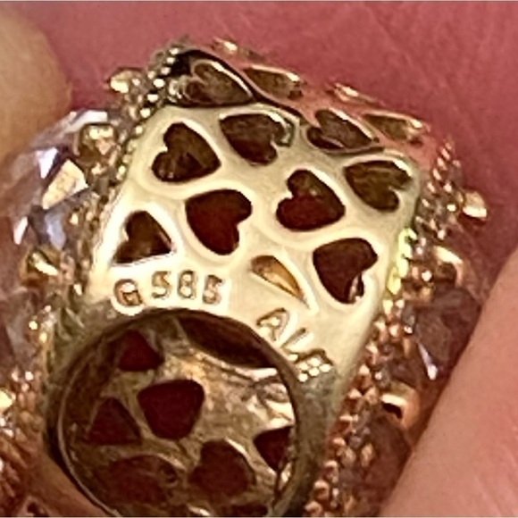 Authentic New Pandora 14k Gold and Diamond Charm Bracelet - Picture 17 of 17